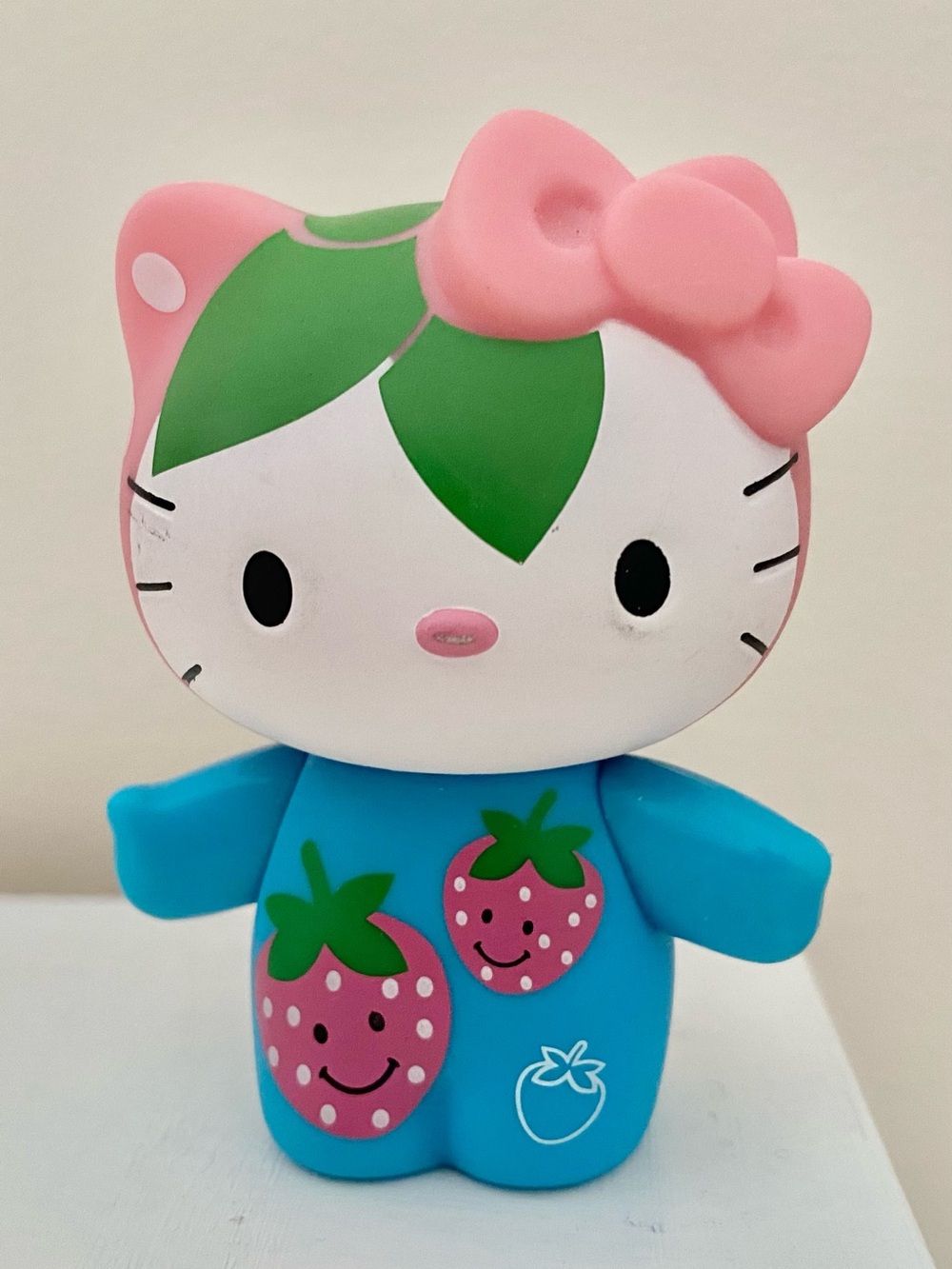 Hello Kitty Small Figurine